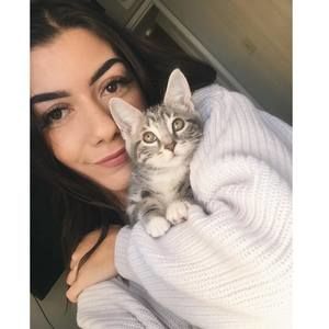 Meet your Posher, Talia